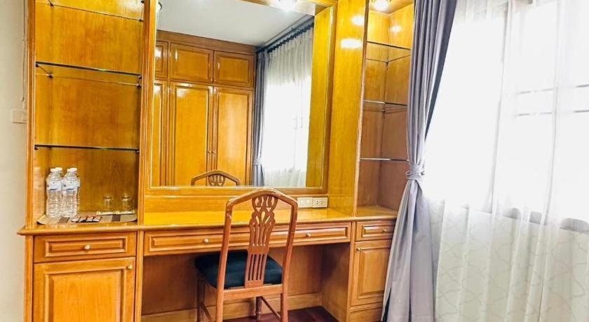 Meriton101 Банкок Екстериор снимка