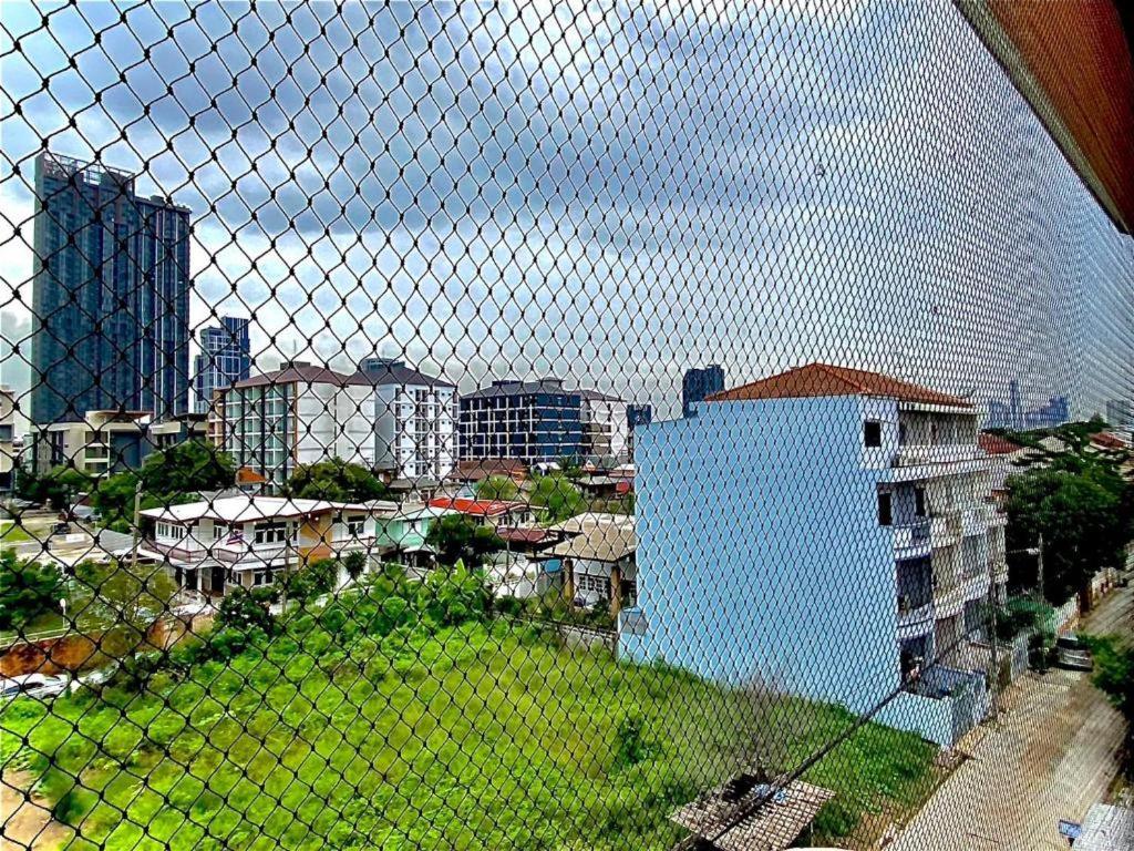 Meriton101 Банкок Екстериор снимка