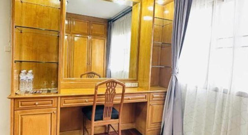 Meriton101 Банкок Екстериор снимка